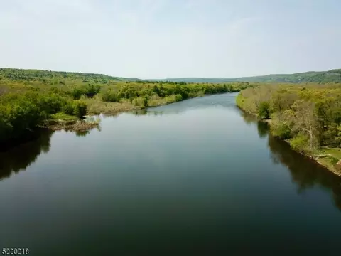 74 River Rd, Montague Twp, NJ 07827