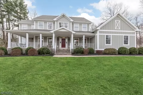 1 Evergreen Ln, Califon, NJ 07830
