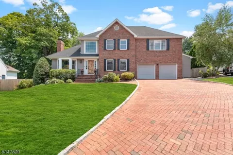 11 Baumgartner Dr, Madison, NJ 07940