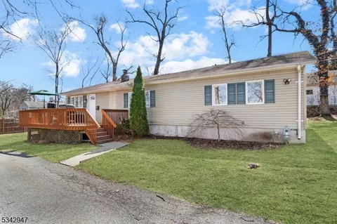 155 Pocohontas Path, Lincoln Park, NJ 07035