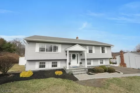 11 Melissa Dr, North Haledon, NJ 07508