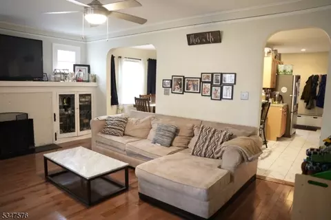 32 Fontaine Ave, Bloomfield, NJ 07003