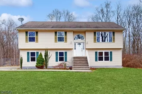 3 Foley Dr, Newton, NJ 07860
