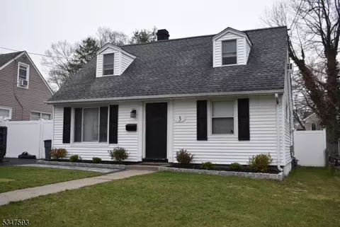 3 Emmet Pl, Waldwick, NJ 07463