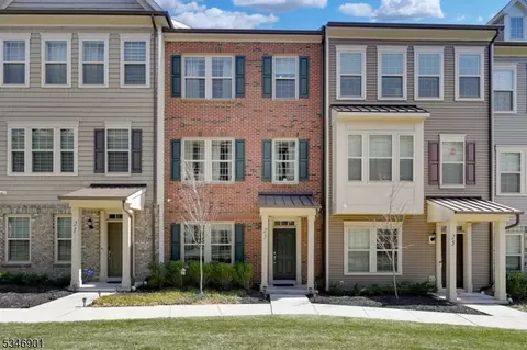 23 Haralson Ct, Livingston, NJ 07039