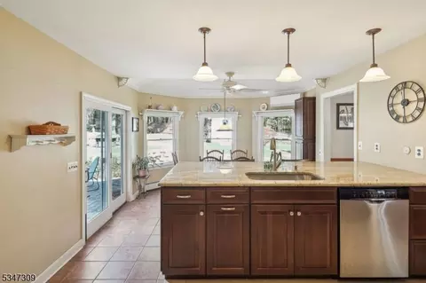 47 Sunset Ter, Wayne, NJ 07470 photo 10
