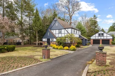 253 Maple St, Haworth, NJ 07641