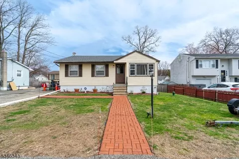 121 Idalroy Trl, Hopatcong, NJ 07843