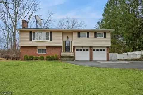 911 Homestead Dr, Newton, NJ 07860