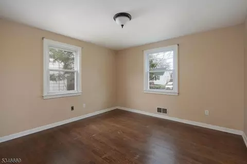 235 Stephenson Ave, Middlesex, NJ 08846 photo 11