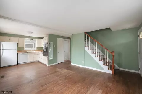 235 Stephenson Ave, Middlesex, NJ 08846 photo 6