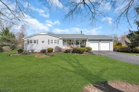 16 Claremont Dr, Hillsborough, NJ 08844