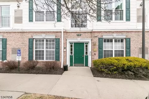 82 Limerick Ln #82, Phillipsburg, NJ 08865