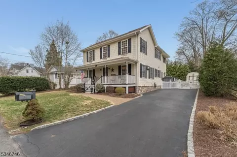 26 Hillside Ter, Basking Ridge, NJ 07920