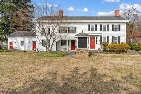 18 Toad Ln, Ringoes, NJ 08551