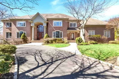 621 Valley Rd, Watchung, NJ 07069