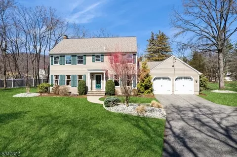 74 Mountain Ave, Pompton Plains, NJ 07444