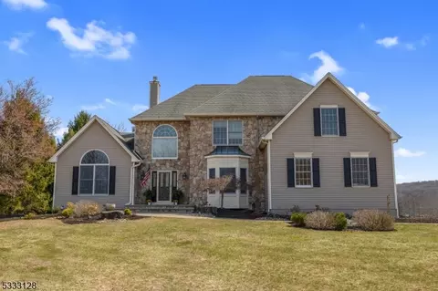 2 Samantha Ln, Califon, NJ 07830