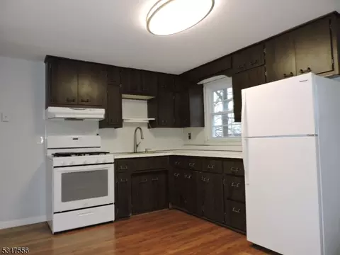 196 Plainfield Ave, Edison, NJ 08817