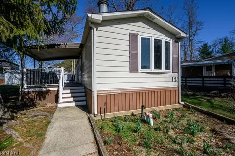 12 Keats Rd, North Brunswick Twp, NJ 08902