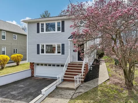 214 E 9th Ave, Roselle, NJ 07203