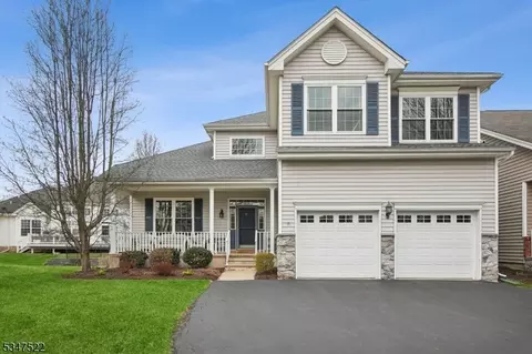 48 Stirrup Ln, Flemington, NJ 08822