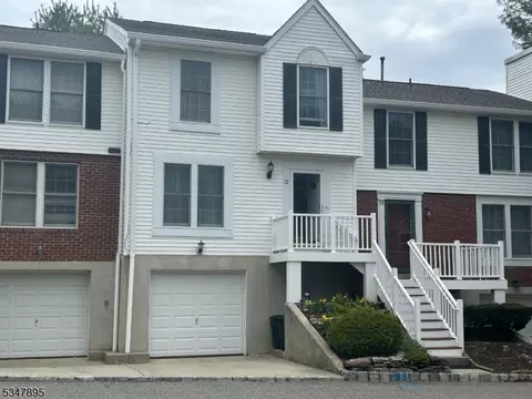 12 Cambridge E, Oxford, NJ 07863