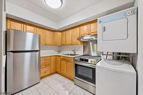 33 Poplar Ave #8, Hackensack, NJ 07601 photo 8