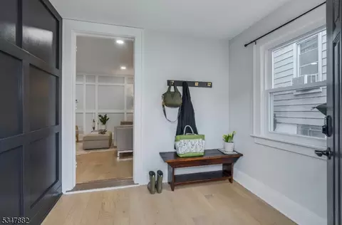 31 Grenada Pl, Montclair, NJ 07042 photo 4