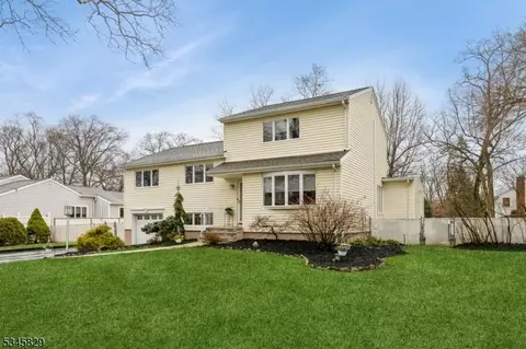 191 Mayfair Rd, Paramus, NJ 07652 photo 2
