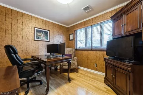 191 Mayfair Rd, Paramus, NJ 07652 photo 27