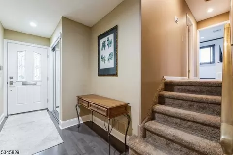 191 Mayfair Rd, Paramus, NJ 07652 photo 4