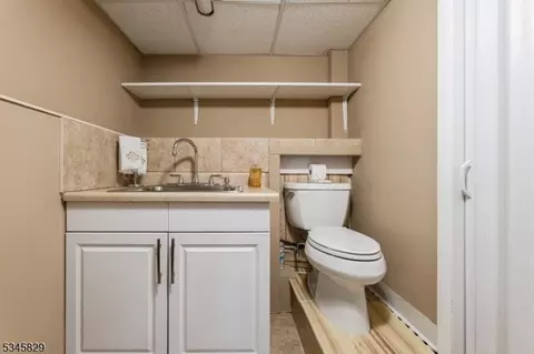 191 Mayfair Rd, Paramus, NJ 07652 photo 30