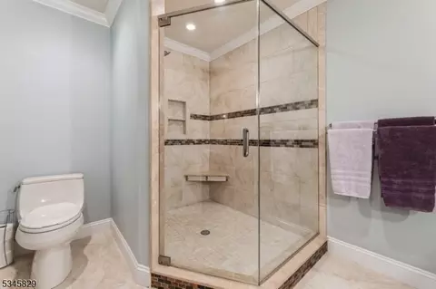 191 Mayfair Rd, Paramus, NJ 07652 photo 20