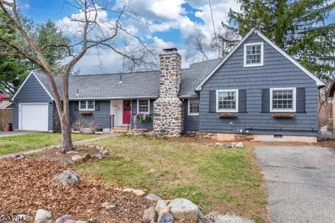 63 Lakewood Dr, Denville, NJ 07834