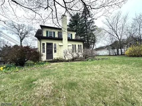 167 Lake Shore Dr, Lake Hiawatha, NJ 07034