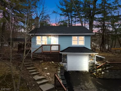 36 Chatham Rd, West Milford Twp, NJ 07421