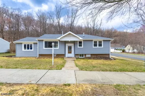 135 Brook Dr, Dover, NJ 07801