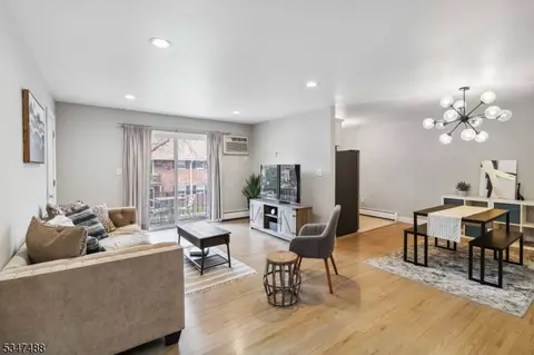 320 South St #N, Morristown, NJ 07960