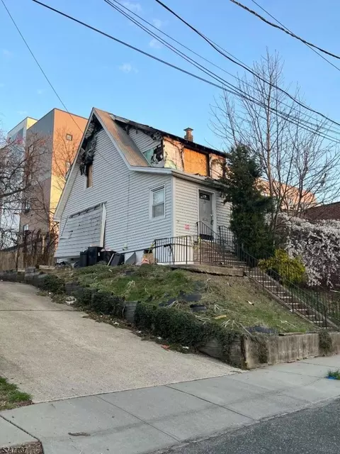 21 Quinton St, Belleville, NJ 07109