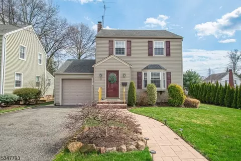 2 Povershon Rd, Nutley, NJ 07110