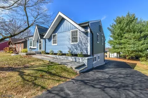 19 Canal St, Roxbury Twp, NJ 07850