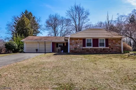 27 Hill Ave, Somerset, NJ 08873