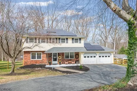11 Seneca Trl, Randolph, NJ 07869