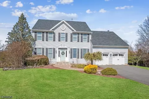 59 Blue Grass Blvd, Somerville, NJ 08876