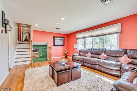 6 Mockingbird Rd, Edison, NJ 08820 photo 16