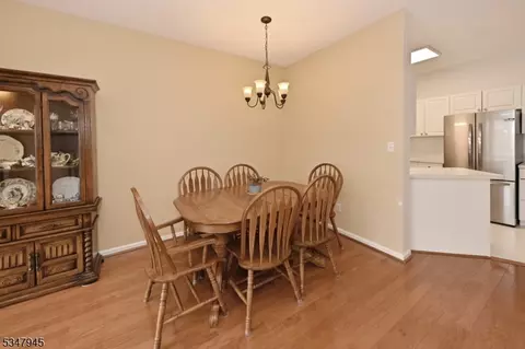 8026 Brittany Dr, Wayne, NJ 07470 photo 5