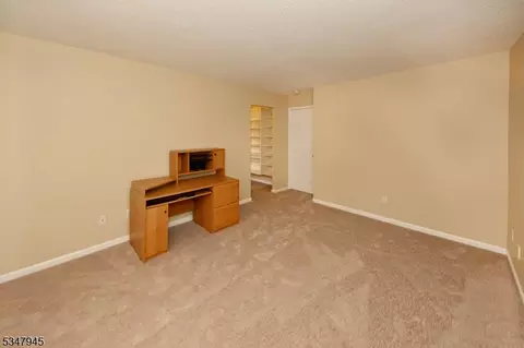 8026 Brittany Dr, Wayne, NJ 07470 photo 14