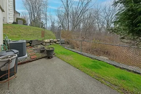 8026 Brittany Dr, Wayne, NJ 07470 photo 21