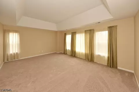 8026 Brittany Dr, Wayne, NJ 07470 photo 9